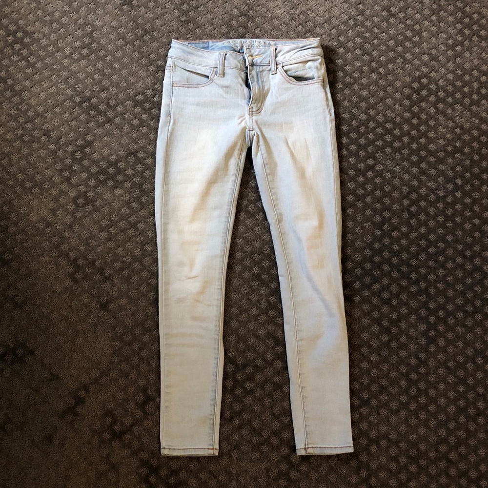 AE super stretch light wash jeggings